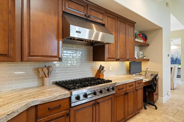 81080 Shinnecock, La Quinta CA: https://media.crmls.org/mediaz/1881ebde-3e3d-4b80-939b-74e5cf294fbf.jpg