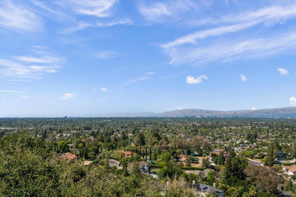 https://media.crmls.org/mediaz/18820ae4-b767-4f9b-a09b-290e338a4761.jpg?preset=X-Large
