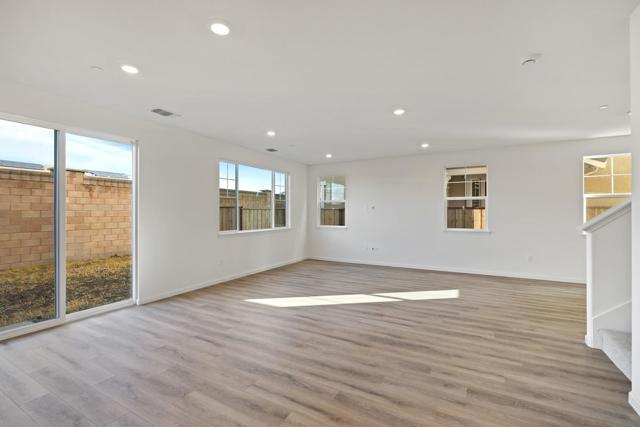 2130 Gladiola Drive, Hollister CA: https://media.crmls.org/mediaz/1882f227-f116-44f8-80a5-7b3b6ffe1f17.jpg