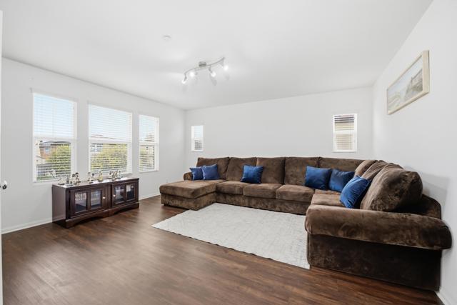 Detail Gallery Image 13 of 24 For 1746 Webber Way, Chula Vista,  CA 91913 - 5 Beds | 3 Baths