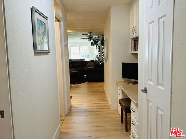 425 S Paseo Laredo, Cathedral City CA: https://media.crmls.org/mediaz/1883cae9-0187-4df4-8a1d-1999e1ee205e.jpg