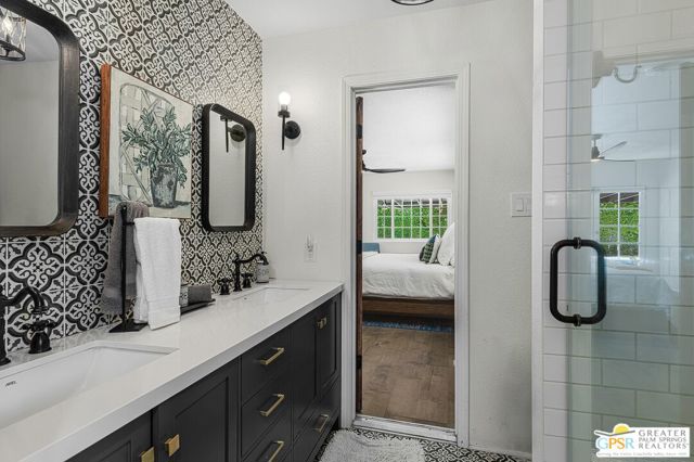 284 E Ocotillo Avenue, Palm Springs CA: https://media.crmls.org/mediaz/18840a9f-9123-4ba4-a34c-93c9c0b46942.jpg