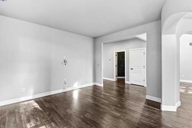 5512 Sagehen Ct, Loomis CA: https://media.crmls.org/mediaz/18848adb-4dbb-469e-9fed-23090718340d.jpg