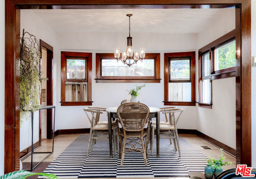 2376 Las Colinas Avenue, Los Angeles, CA 90041