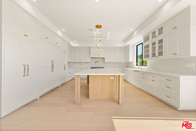 8065 Lloyd Avenue, North Hollywood CA: https://media.crmls.org/mediaz/18859109-2782-488b-8090-25debc3fc6ca.jpg