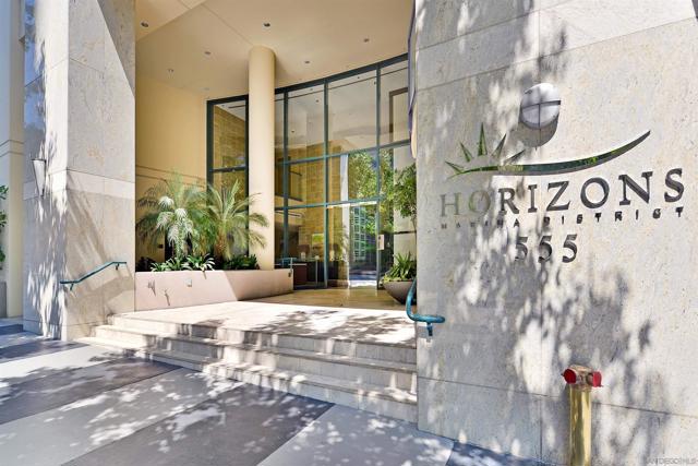 555 Front St, San Diego CA: https://media.crmls.org/mediaz/18859f36-0b91-4198-b14f-26c06511e2ae.jpg