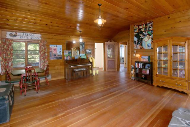 324 Laurel Drive, Felton CA: https://media.crmls.org/mediaz/1885f7f7-d48e-4d48-91e1-92dad175628e.jpg