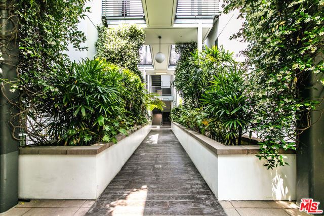 3119 Via Dolce, Marina del Rey CA: https://media.crmls.org/mediaz/188622e8-6ac6-49ba-a2c3-146fd8be7e83.jpg