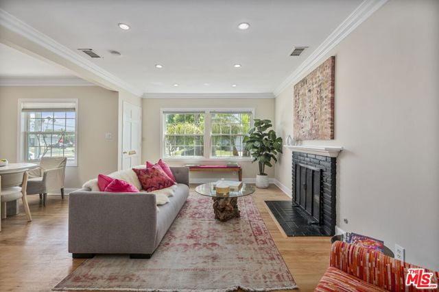 22609 Marjorie Avenue, Torrance CA: https://media.crmls.org/mediaz/18866600-f201-42b9-8289-5f96bfbe1766.jpg
