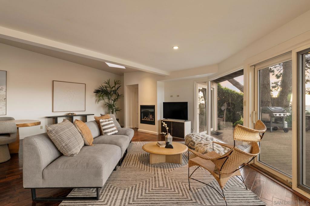 2165 Balboa Ave - photo 9