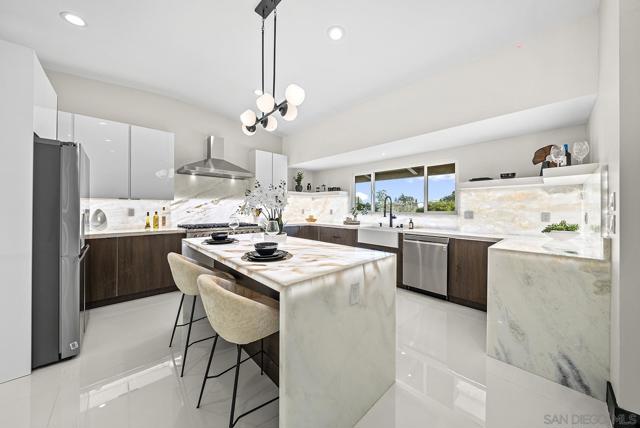 11388 Lorena Ln, El Cajon CA: https://media.crmls.org/mediaz/1887b530-ea00-469a-9256-d34e6e101076.jpg