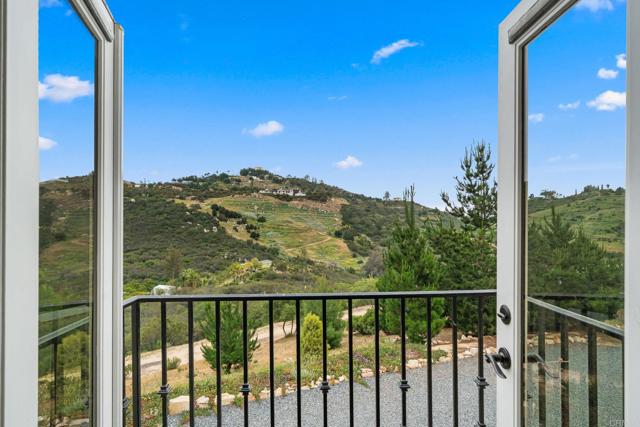 2389 Eric Road, Fallbrook CA: https://media.crmls.org/mediaz/188963cb-5b76-491f-94fb-d399ada31fdb.jpg