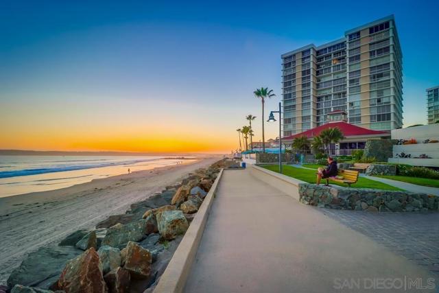 1720 Avenida Del Mundo, Coronado CA: https://media.crmls.org/mediaz/18896bd7-2077-48a6-b883-4059193a0e7e.jpg