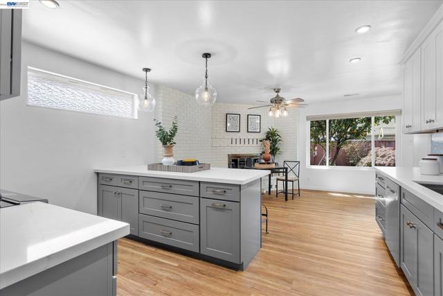 Image 13 of 46 For 831 Casanova Dr