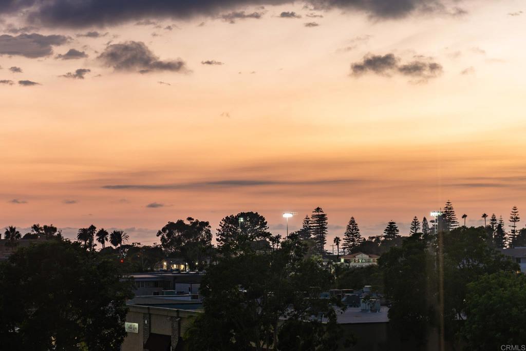 https://media.crmls.org/mediaz/188b4aa0-3806-4763-a600-8c1e72fd32a8.jpg?preset=X-Large