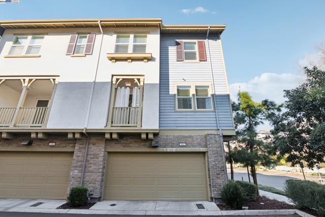 Image 34 of 53 For 3062 Maguire Way