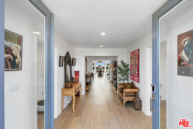 29500 Heathercliff Road, Malibu CA: https://media.crmls.org/mediaz/188bd091-977e-4712-9360-87f4f84fba1c.jpg