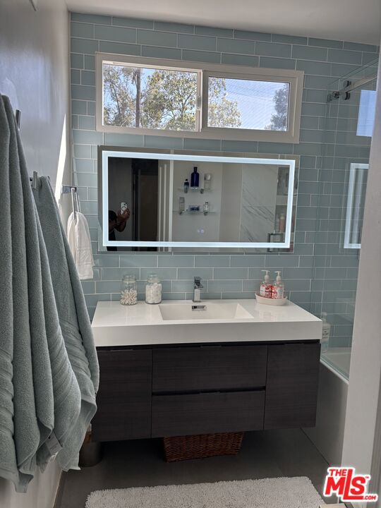 22491 Domingo Road, Woodland Hills CA: https://media.crmls.org/mediaz/188c6bb8-511c-4676-b0ee-1ae7a94ba6be.jpg