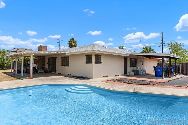 5824 Kent Pl, San Diego CA: https://media.crmls.org/mediaz/188cb096-6994-4ae9-8e3b-6fd2190c6be2.jpg