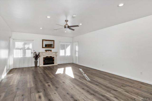 1971 Bernardo Avenue, Escondido CA: https://media.crmls.org/mediaz/188d4234-0705-44a2-bba3-c84bb2ca1b9d.jpg