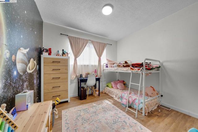 1738 7Th St, Berkeley CA: https://media.crmls.org/mediaz/188d46fc-0912-46dd-83b6-471d2ea5970a.jpg