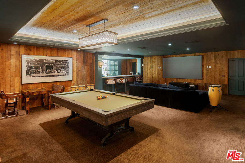https://media.crmls.org/mediaz/188d81eb-74bc-4f8a-9898-a4bf790e747d.jpg?preset=X-Large