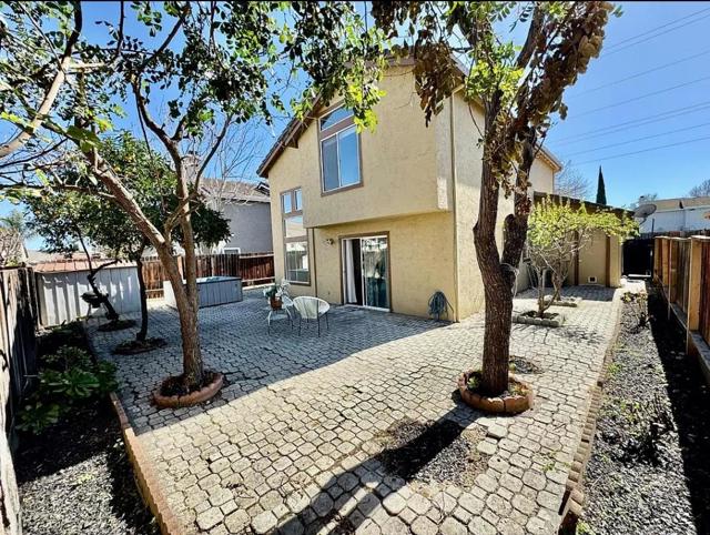 521 LEAMON Street, Tracy CA: https://media.crmls.org/mediaz/188d87f7-7f03-46b1-bd36-7a768b9ac8d5.jpg
