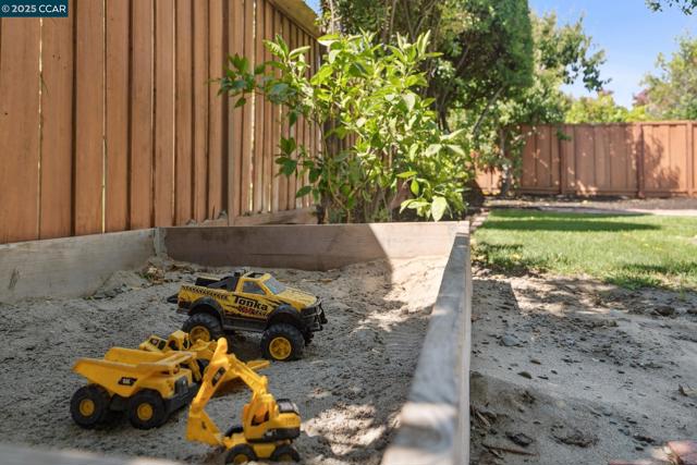 1786 Klier Drive, Concord CA: https://media.crmls.org/mediaz/188dc6cc-6fed-4b72-bef4-57bd9c2fc2a5.jpg
