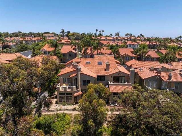 1466 Caminito Solidago, La Jolla CA: https://media.crmls.org/mediaz/188e398d-392d-448c-bd51-2ef3c0ce6ed3.jpg