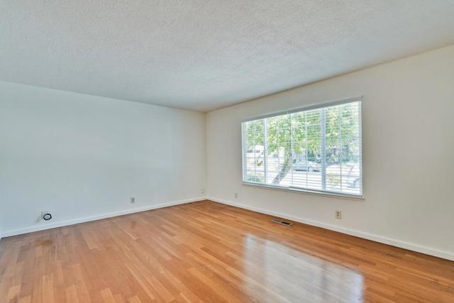 401 Lynn Avenue, Milpitas CA: https://media.crmls.org/mediaz/188f1114-243e-4902-8d93-124fd5b927a5.jpg