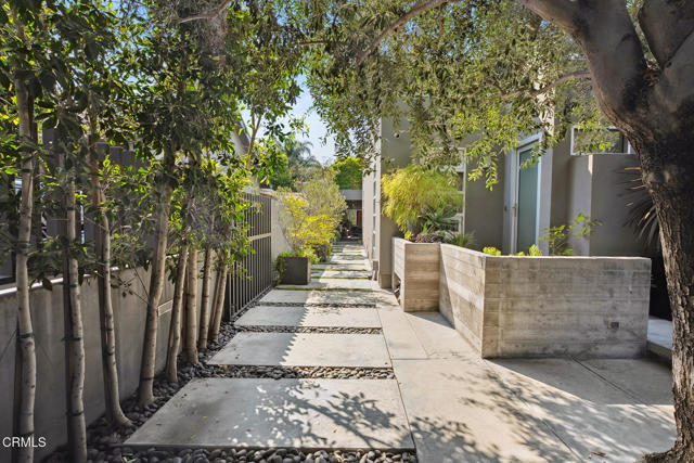 Detail Gallery Image 9 of 41 For 329 Westbourne Dr, West Hollywood,  CA 90048 - 2 Beds | 3 Baths