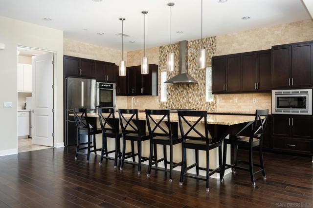7152 Sitio Corazon, Carlsbad CA: https://media.crmls.org/mediaz/1890d36e-ca40-47c6-b521-8ecef2de71bf.jpg