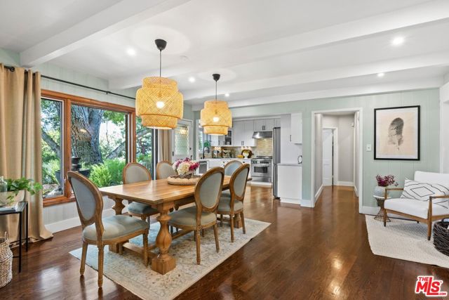 15601 Woodfield Place, Sherman Oaks CA: https://media.crmls.org/mediaz/1891c7e0-d434-4612-be8e-024561d3882c.jpg