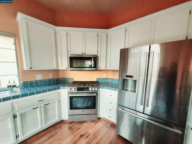 3080 Casadero Ct, Pleasanton CA: https://media.crmls.org/mediaz/1891fc68-1952-474b-9393-d2d1811e2642.jpg