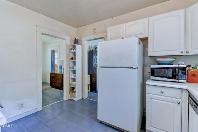320 W Lemon Avenue, Monrovia CA: https://media.crmls.org/mediaz/1891fe93-6031-40bc-a046-a2d9008fcbdb.jpg