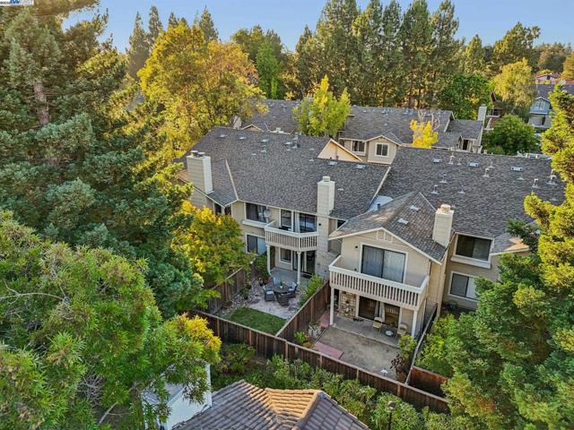 34627 Pueblo Terrace, Fremont CA: https://media.crmls.org/mediaz/1892251b-aaac-4afd-9ff4-d5636cc63518.jpg