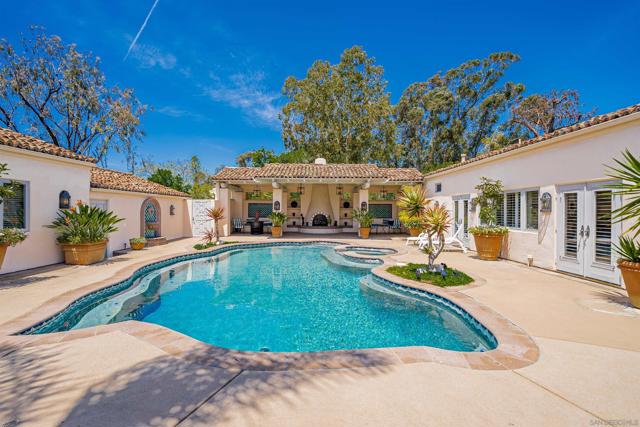 17716 Via De Fortuna, Rancho Santa Fe CA: https://media.crmls.org/mediaz/1892365e-9012-481b-b53b-1d560968a0b4.jpg