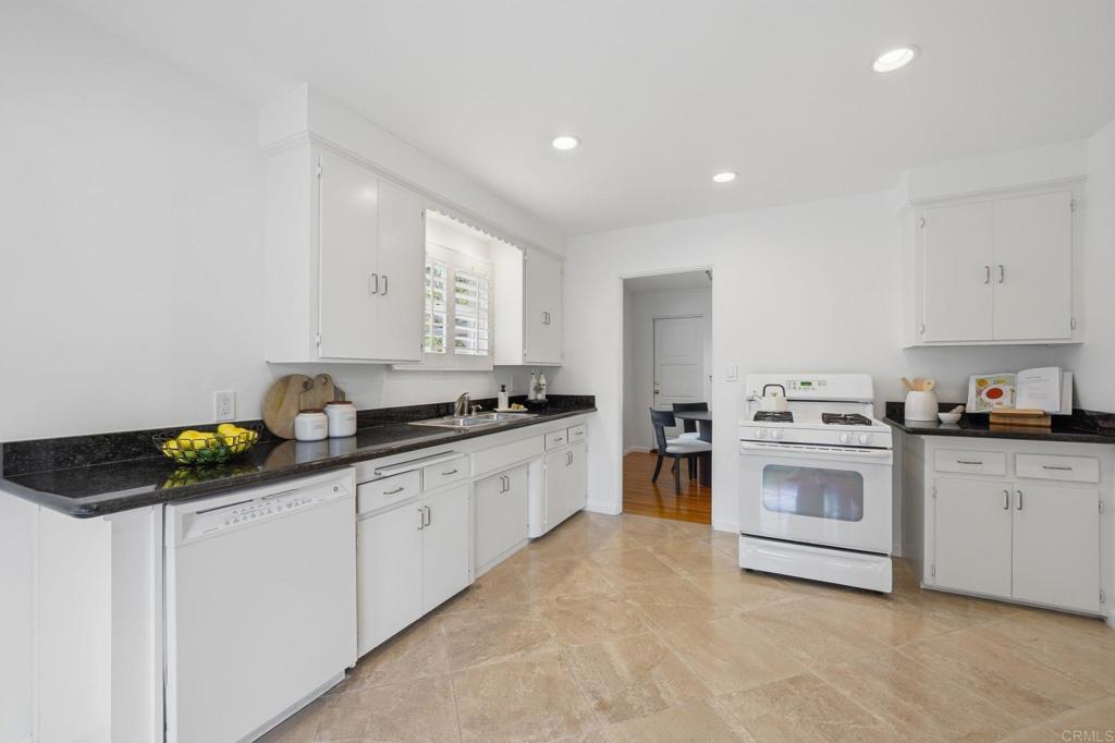 1772 Redondo Street - photo 4