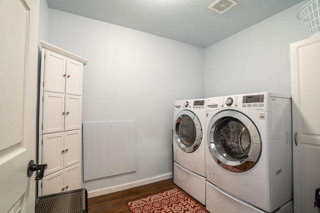 25169 Franklin Drive, Idyllwild CA: https://media.crmls.org/mediaz/18927a08-35a9-4516-aafa-8dfb68145b96.jpg
