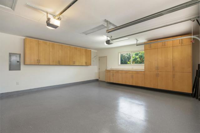 34 Carriage Court, Los Altos CA: https://media.crmls.org/mediaz/18929e4f-c8ff-45fd-935d-d4c7414b6c45.jpg