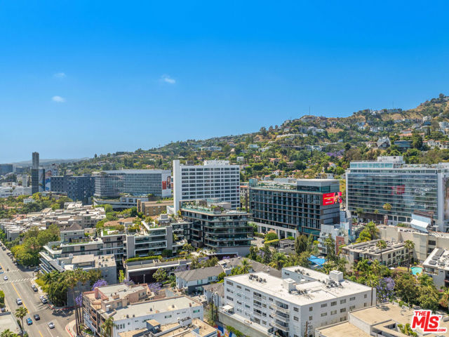 1229 N Olive Drive, West Hollywood CA: https://media.crmls.org/mediaz/189398be-510a-4240-9d61-7a3fda681ce2.jpg