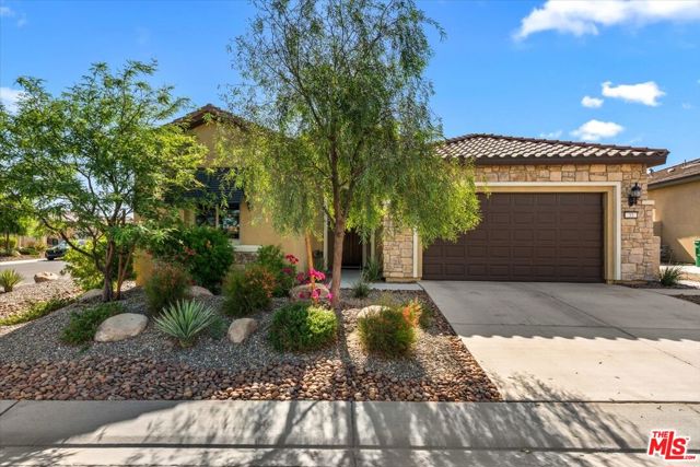 33 Moscato, Rancho Mirage CA: https://media.crmls.org/mediaz/1893c6ed-9fec-4315-82ff-855530ad2402.jpg