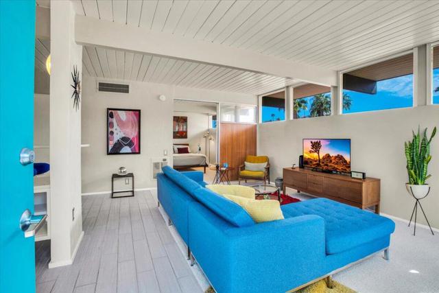 1111 E Palm Canyon Drive, Palm Springs CA: https://media.crmls.org/mediaz/1893d3b1-2c1e-4ac8-a025-f4ddf5ac690b.jpg