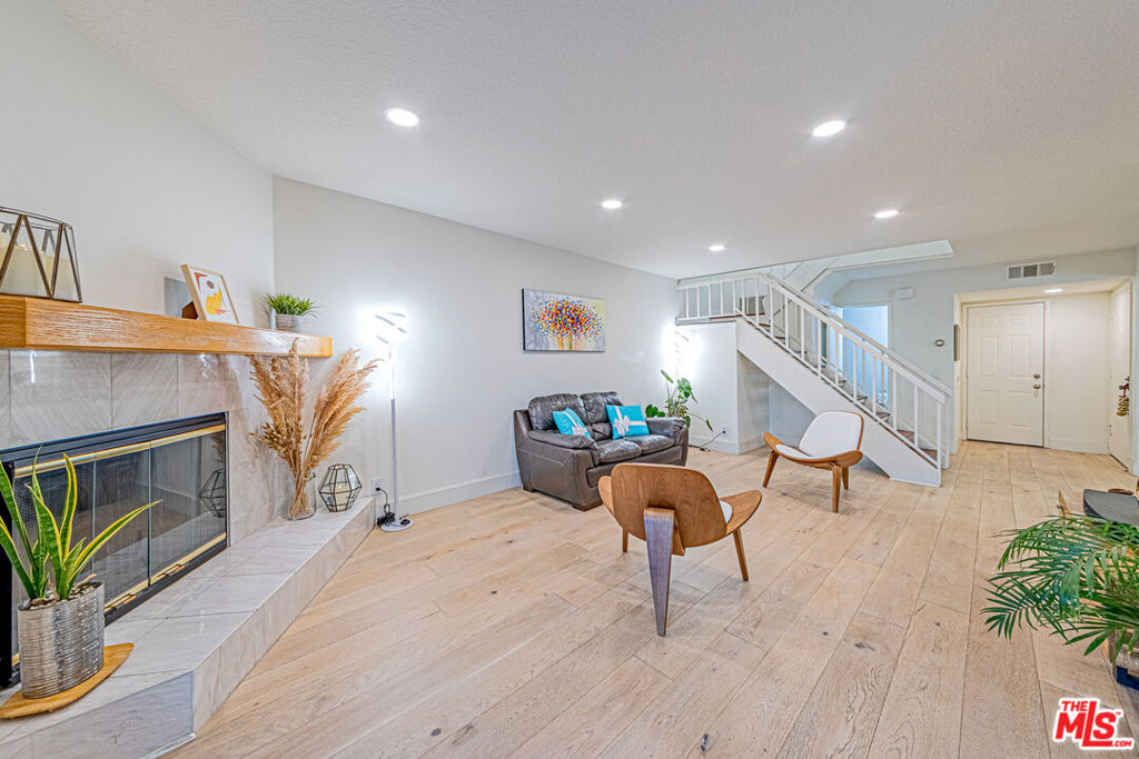 19133 Index Street #6