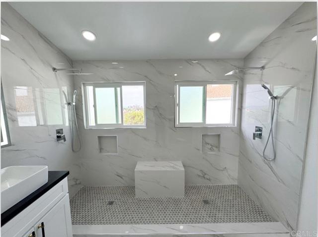 Detail Gallery Image 9 of 51 For 2030 San Remo Dr, Oceanside,  CA 92056 - 4 Beds | 3 Baths