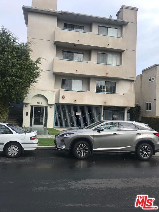 1804 CAMDEN Avenue #203