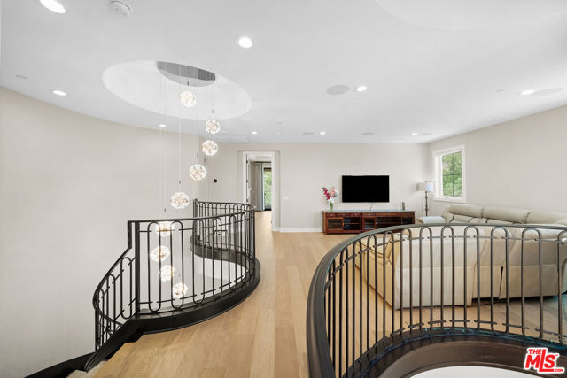 20517 W Deer Grass Court, Porter Ranch CA: https://media.crmls.org/mediaz/1894d611-61ca-44db-a83d-1717e5587827.jpg