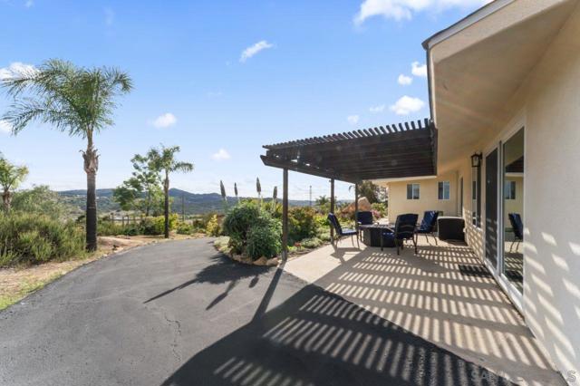 28149 Orange Terrace, Valley Center CA: https://media.crmls.org/mediaz/1894e59a-4d2e-4e90-9daa-fd0d3274bc81.jpg
