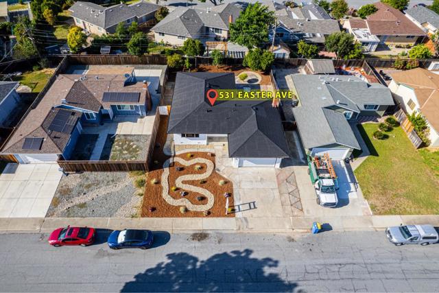 531 Easter Avenue, Milpitas CA: https://media.crmls.org/mediaz/18950d9d-9e61-48f6-a2c7-b21f034579e7.jpg