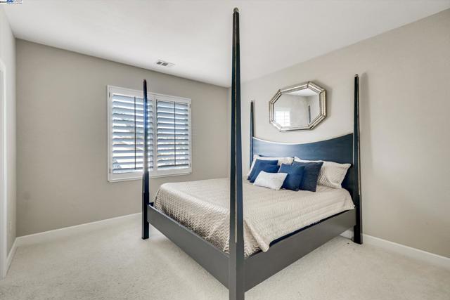 Image 37 of 58 For 2597 Ancona Cir